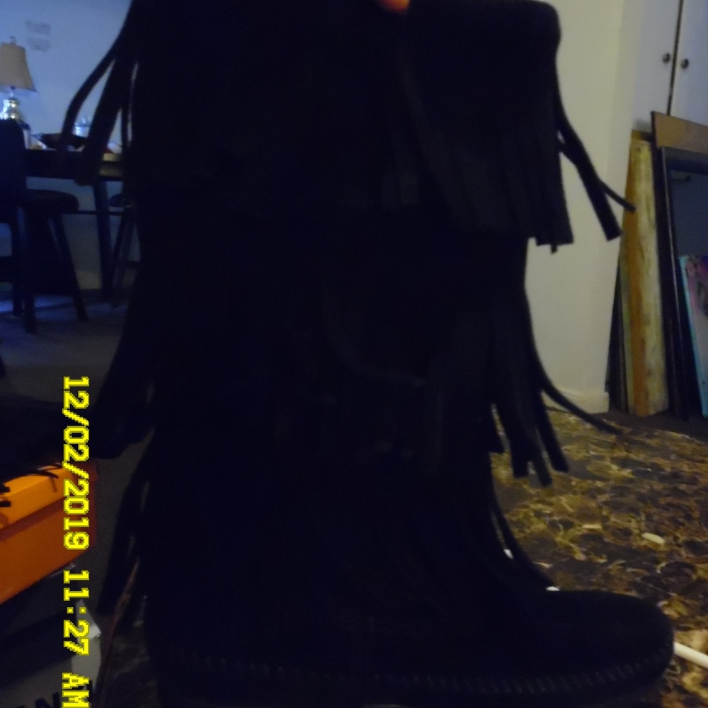 Minnetonka black suede calf boots fringe